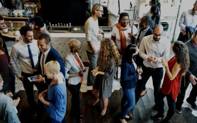 Business and IT professionals networking at the IT Strategy Summit in Berlin